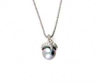 18K White Gold Tahition Pearl 0.26ct Diamond Pendant