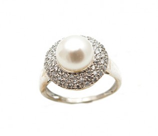 White Freshwater Pearl Cz Silver Cocktail Ring