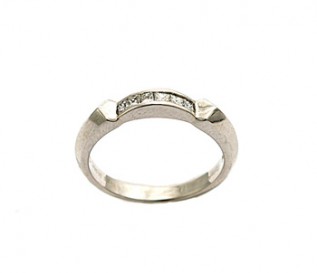 Platinum 0.24ct Princess Diamond Heart Wedding Ring