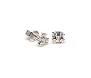 9k White Gold 0.28ct Diamond Flower Studs