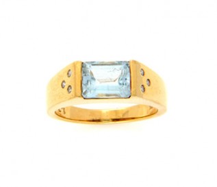 18k Yellow Gold Blue Topaz Ring with Diamonds