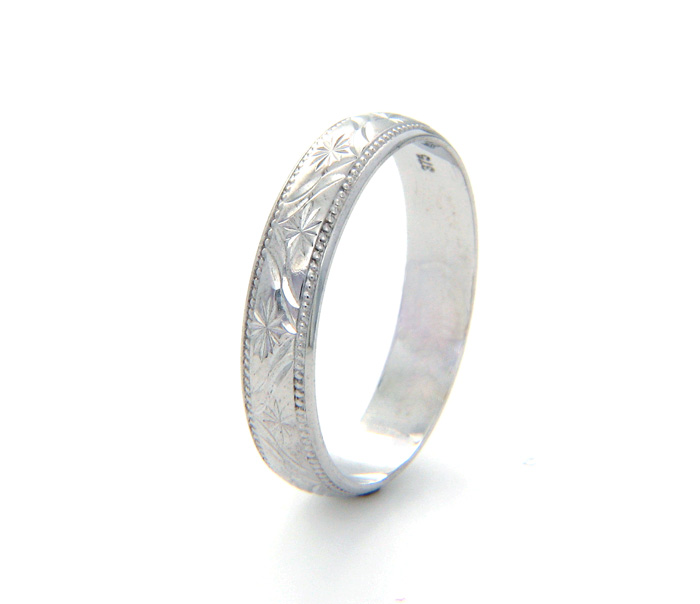 9k White Gold Patterned 4mm Wedding Band